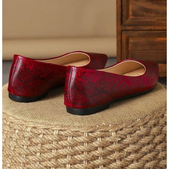 Red snakeskin print point toe flats - Picture 2 of 6